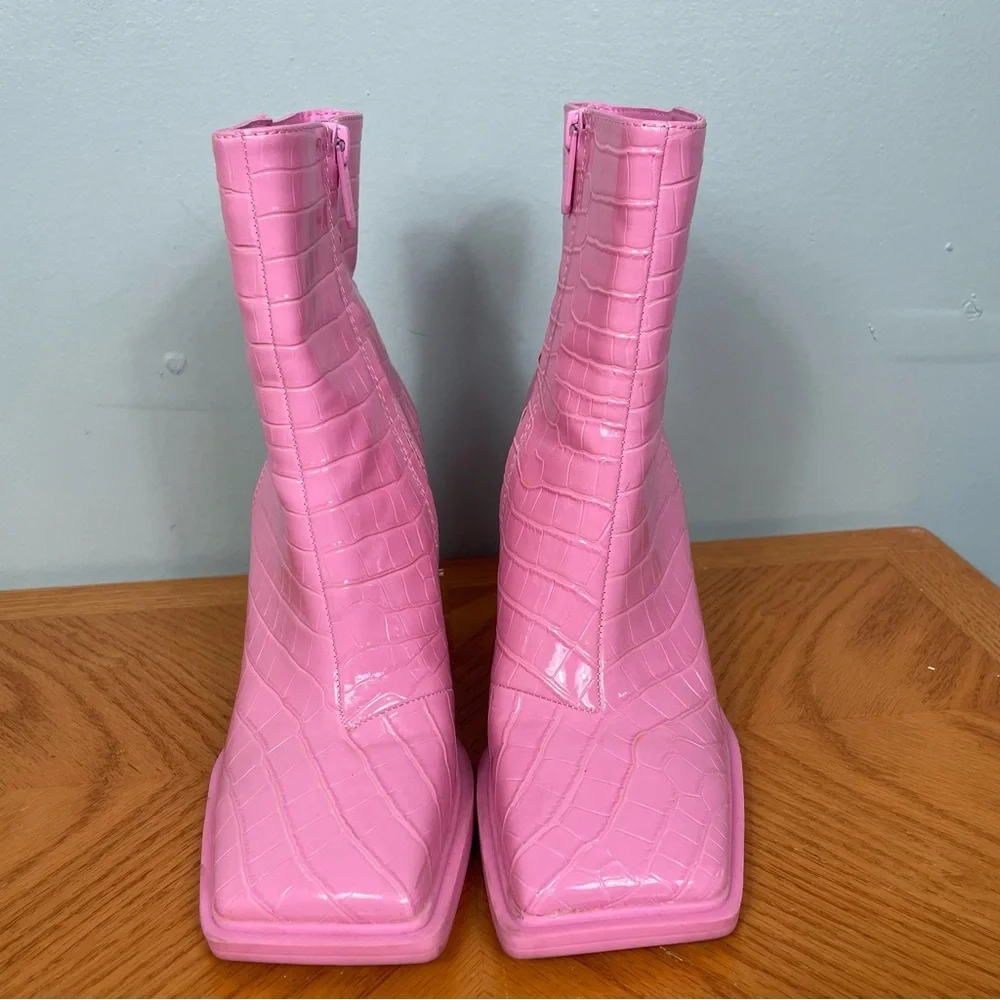 Circus by Sam Edelman Pink Croc Layla Embossed Block Heel‎ Bootie Boot Size 6